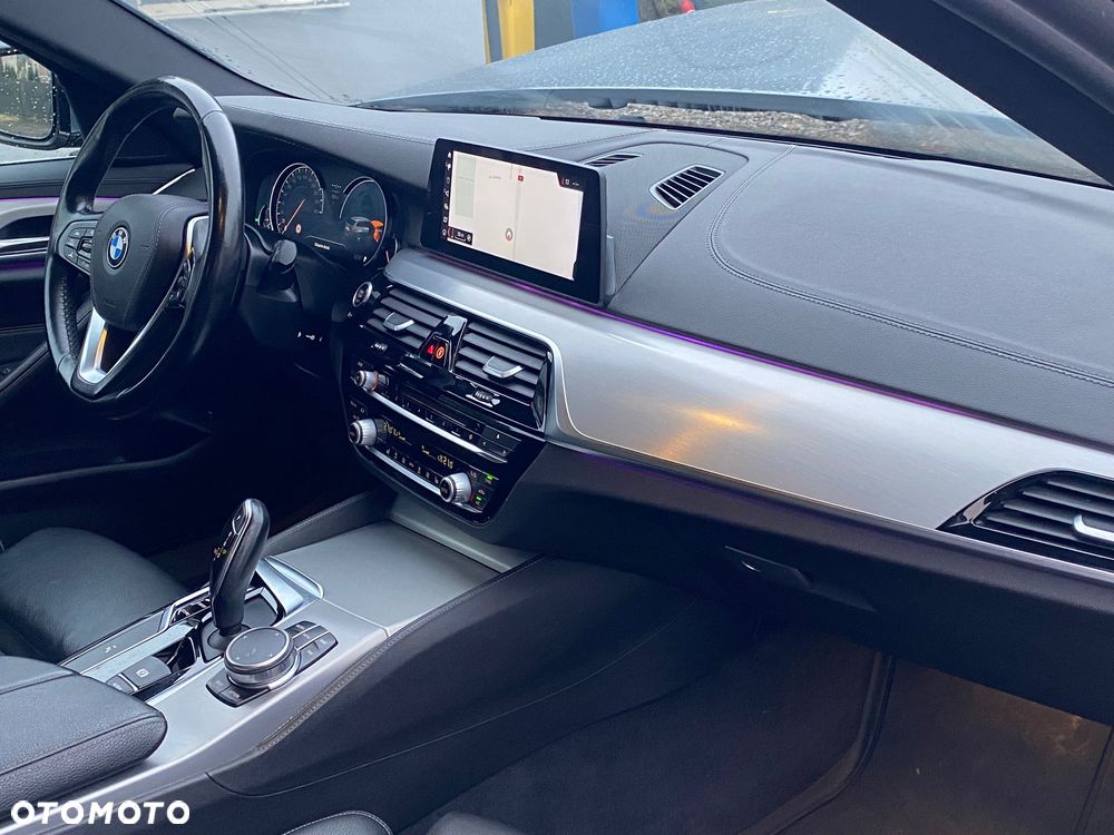 BMW Seria 5 520d xDrive Luxury Line sport - 13