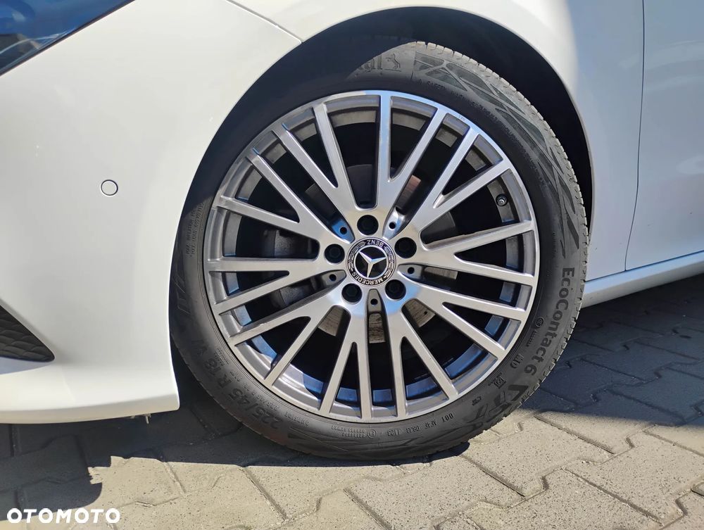 Mercedes-Benz CLA 180 Progressive 7G-DCT - 19