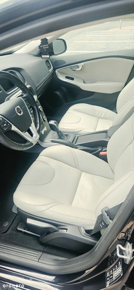 Volvo V40 T2 Summum - 3