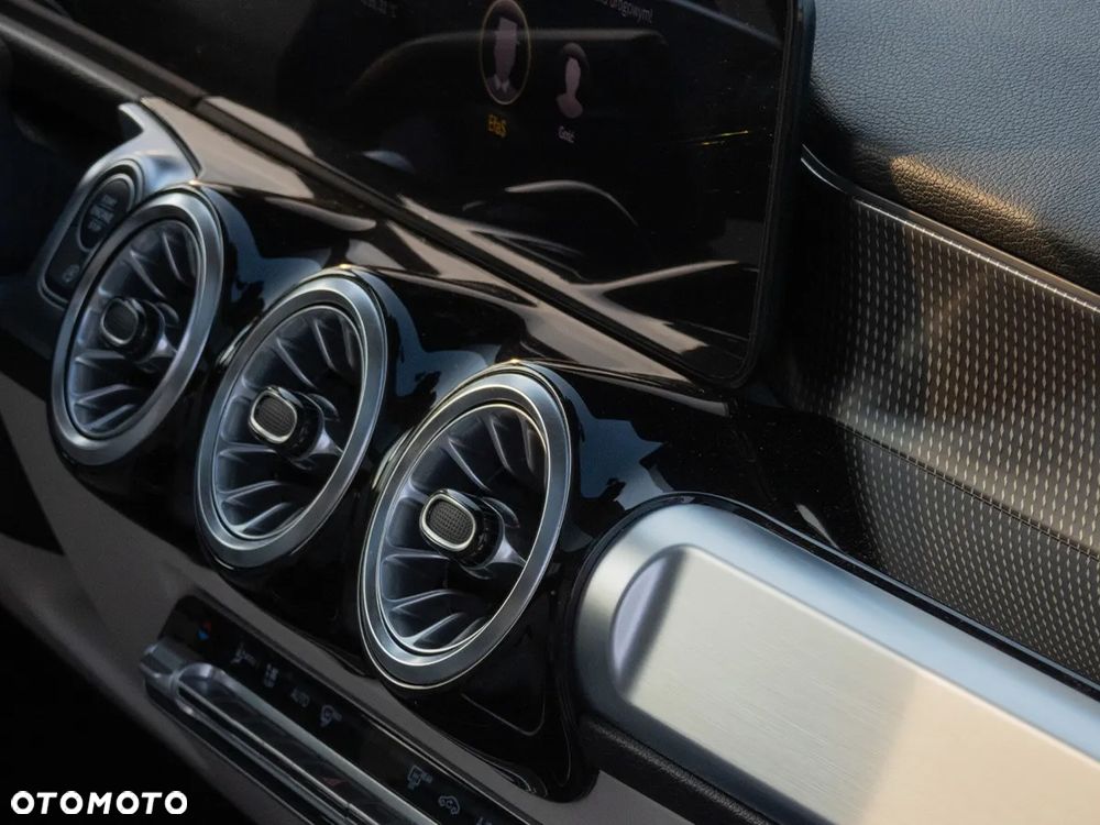 Mercedes-Benz GLB 250 4-Matic 8G-DCT - 21