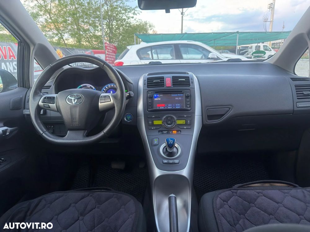 Toyota Auris 1.8 L VVT-i Luna - 16