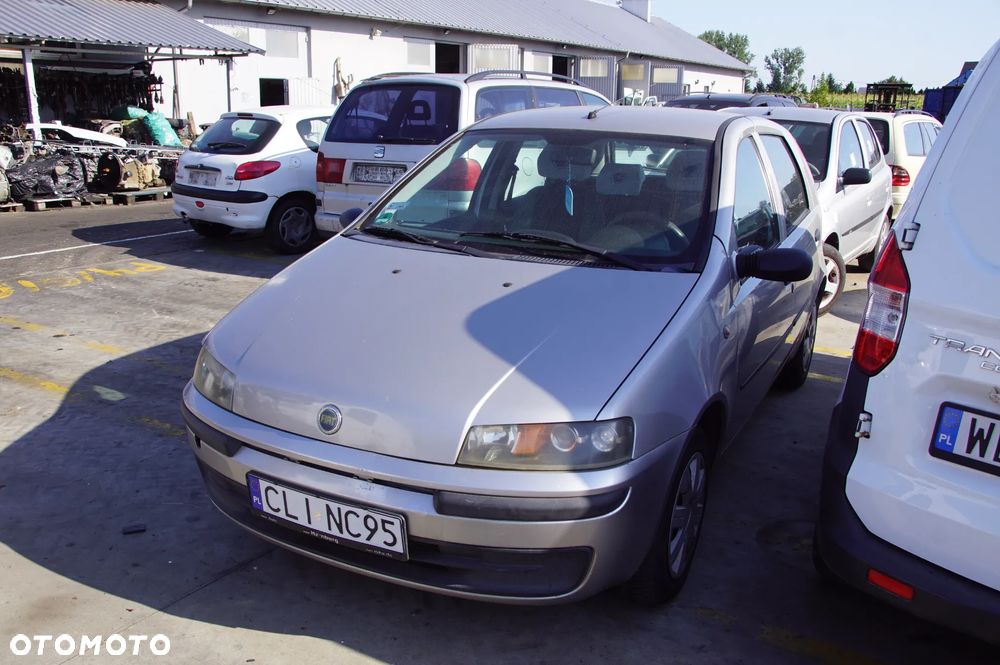 Auto na części - Fiat Punto II 1.2 8V 60 KM 188A4000 2003R Silnik Skrzynia Drzwi Maska Klapa Zderzak Błotnik Szyba Lusterko Deska Kokpit Sterownik Moduł Licznik Kierownica - 1