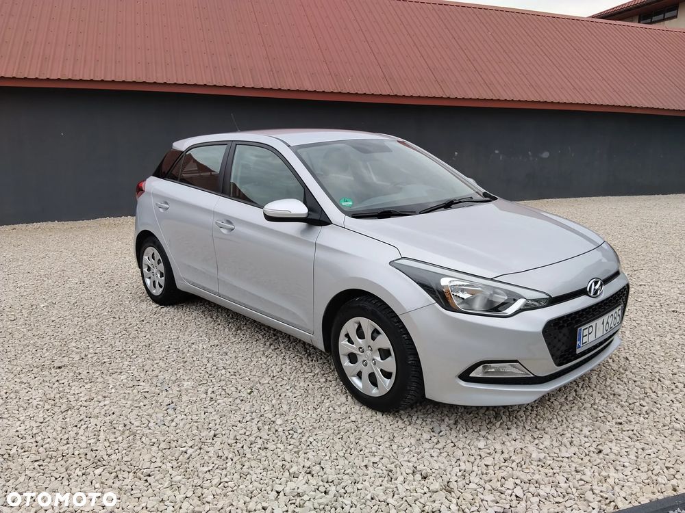 Hyundai i20 blue 1.2 - 10