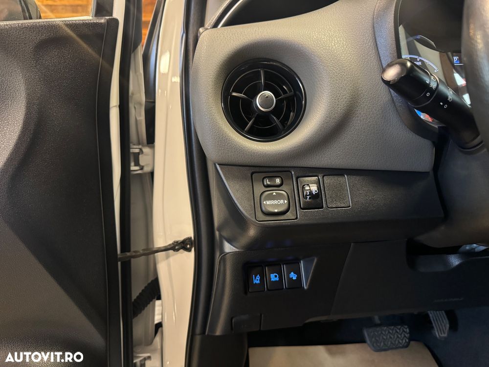 Toyota Yaris 1.5 VVT-i HSD Bi-Tone G&B - 15