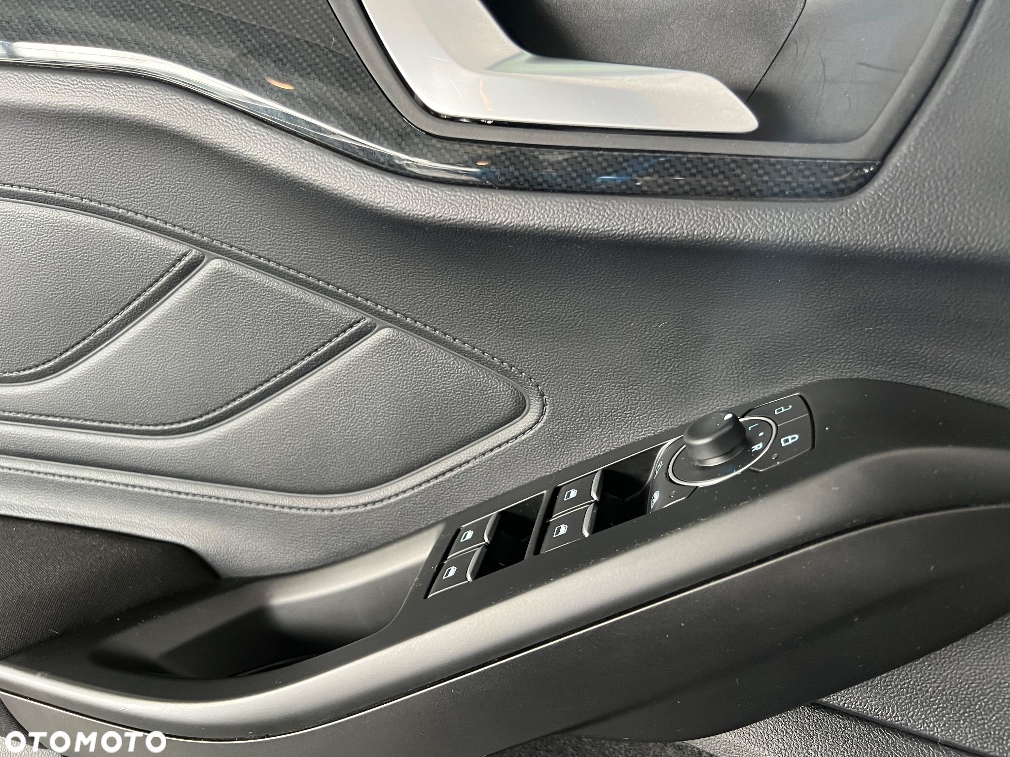 Ford Focus 1.0 EcoBoost ST-Line X - 29
