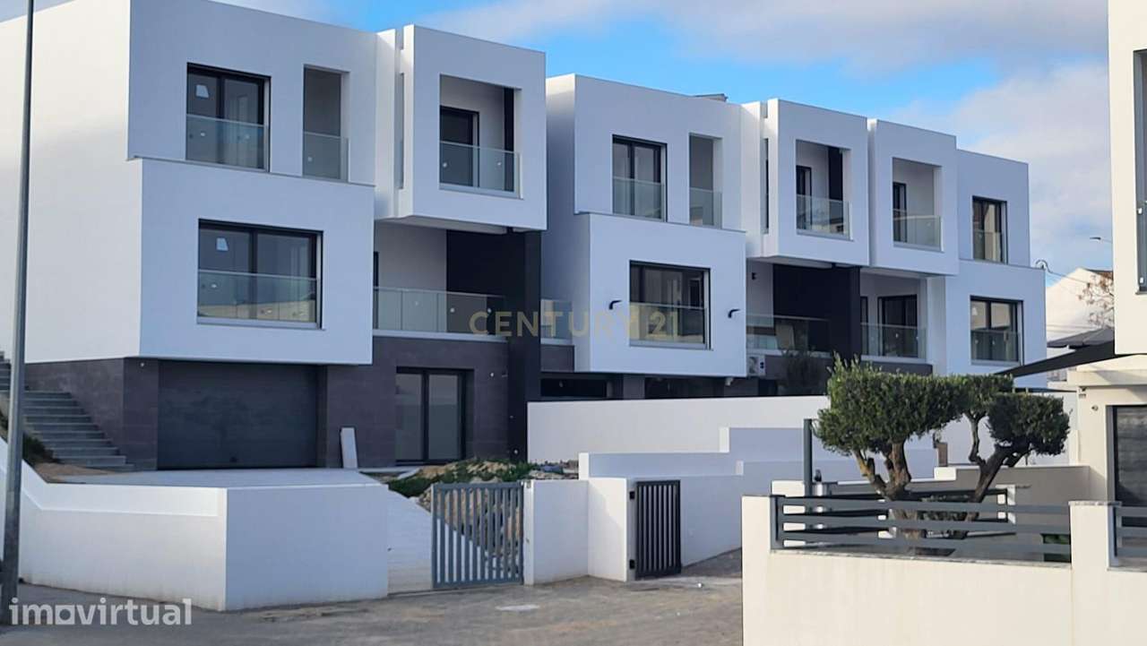 MORADIA GEMINADA | T4 | COM PISCINA | NOVA | VALE DE MILHAÇOS | CORROI - Grande imagem: 3/4