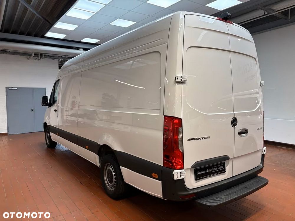 Mercedes-Benz Sprinter - 4