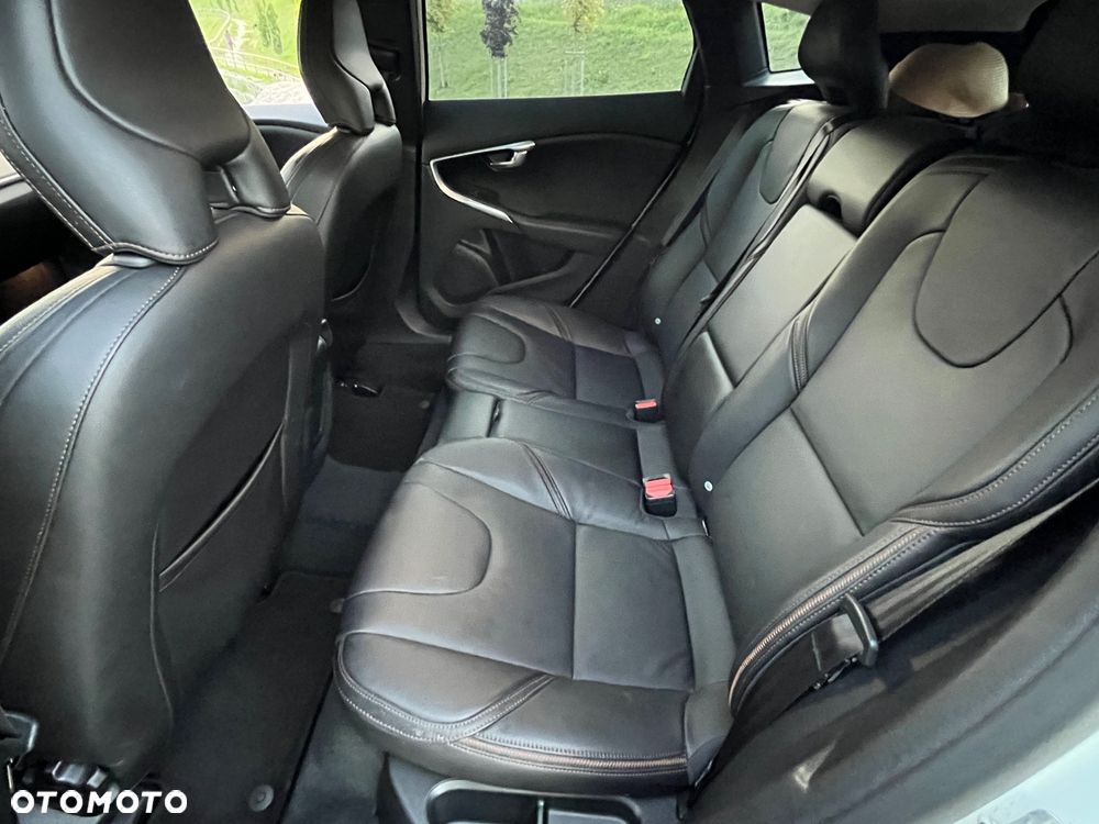 Volvo V40 T3 Drive-E Summum - 9