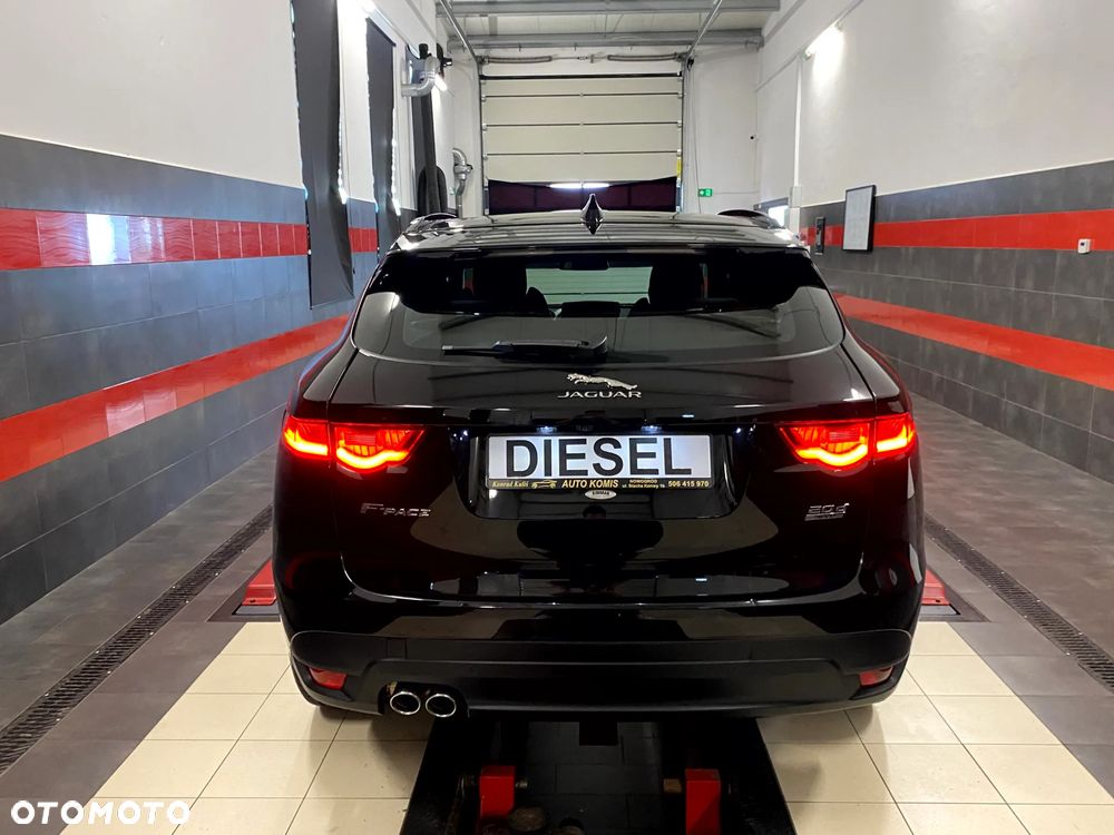Jaguar F-Pace 20d AWD R-Sport - 12