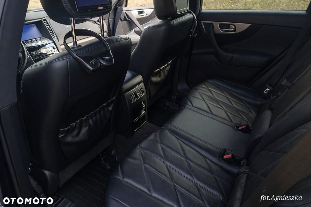 Infiniti Q70 3.0d S - 9
