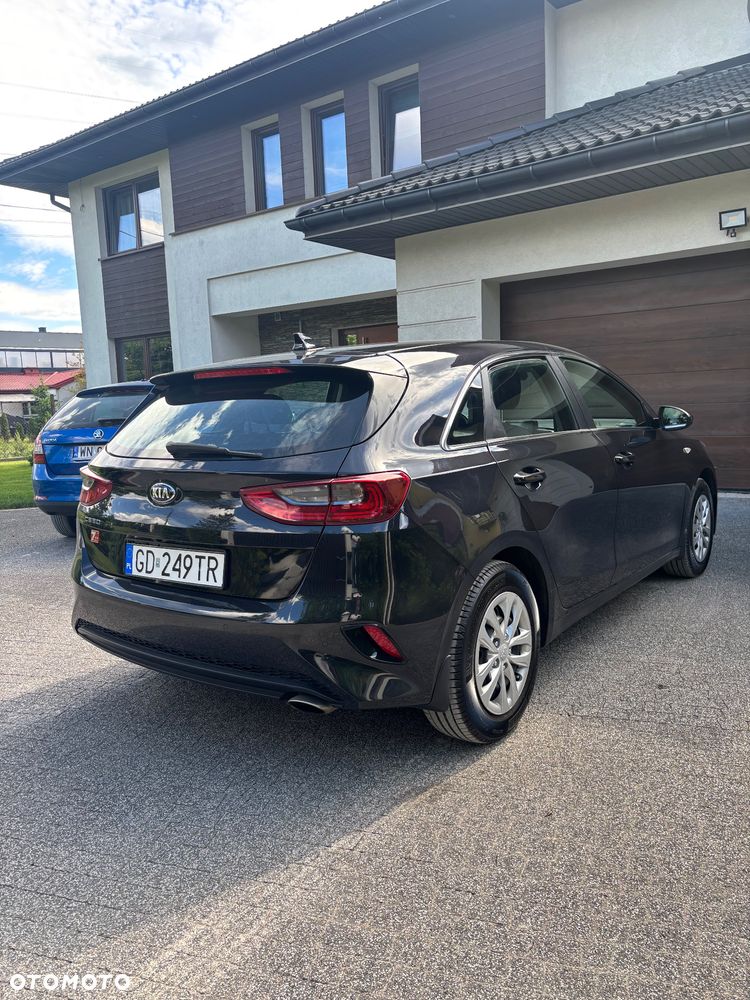 Kia Ceed 1.4 L - 6