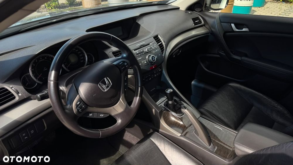 Honda Accord 2.0 Executive - 8
