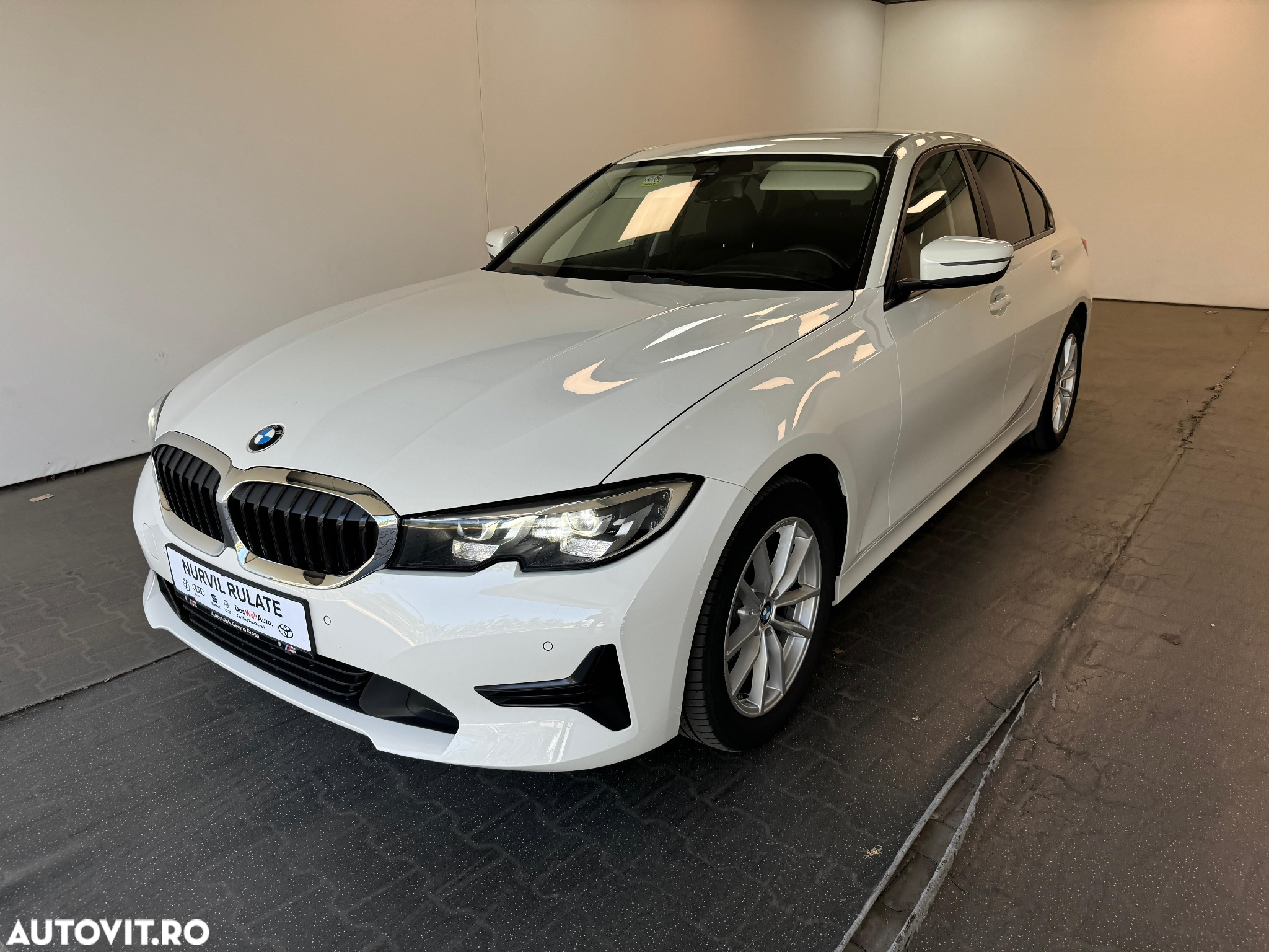 BMW Seria 3 320d xDrive AT - 24