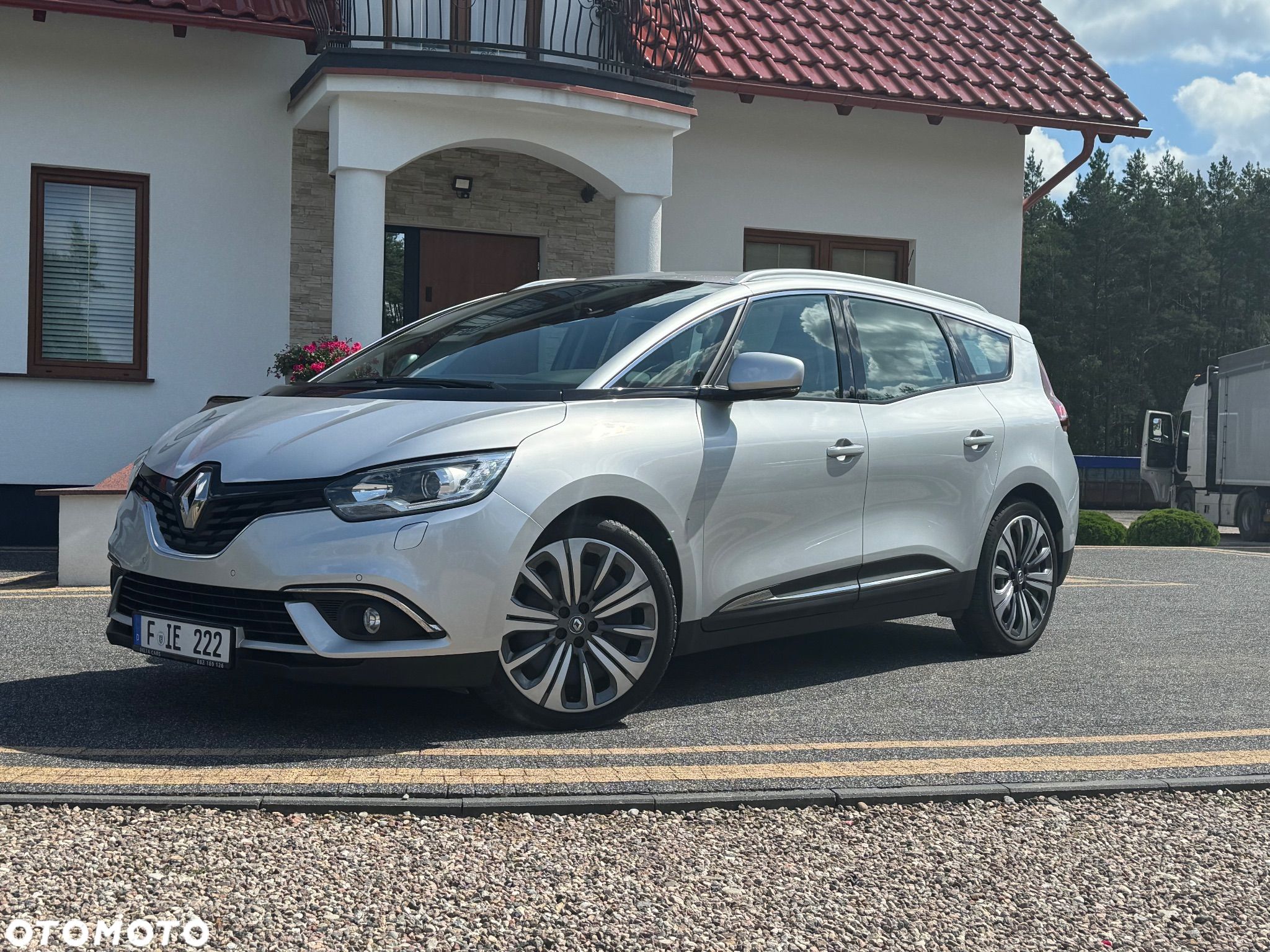 Renault Grand Scenic BLUE dCi 120 LIMITED - 1