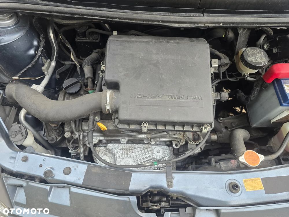 Daihatsu Sirion - 24