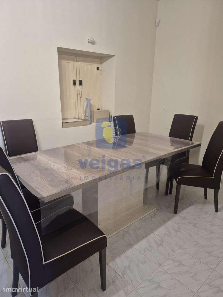 Moradia T4 com 4.700 m² de terreno, terraço e lareira - Grande imagem: 3/28
