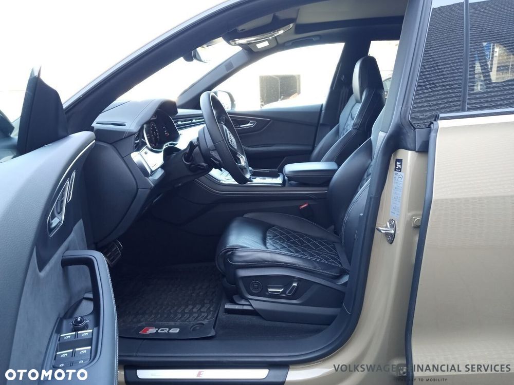 Audi SQ8 - 8