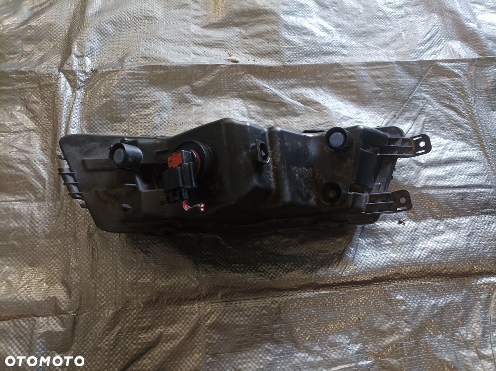 Skoda Octavia III halogen  lewy przód 5E0941699C - 3
