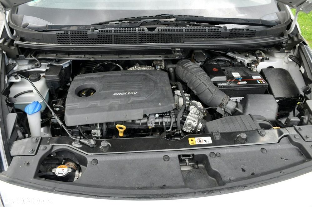 Kia Carens - 39