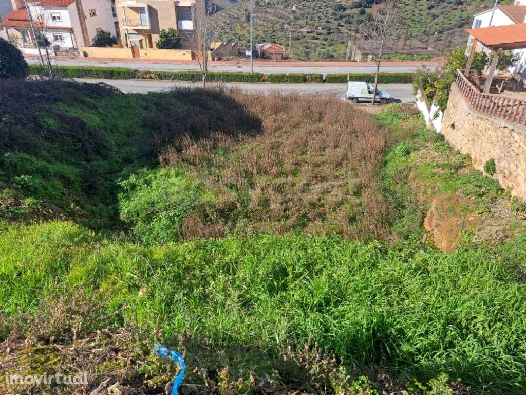 Lote com 450 m2, para construção de Moradia, em Torre de Moncorvo - Grande imagem: 3/12