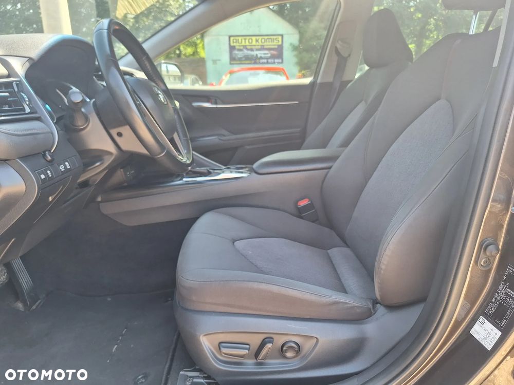 Toyota Camry 2.5 Hybrid Comfort CVT - 19