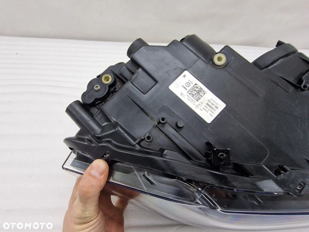 VW POLO 2G VI 17- PRAWA LAMPA PRZEDNIA PRZÓD , NR 2G1941006 , NR AUKCJI LL616 - 8