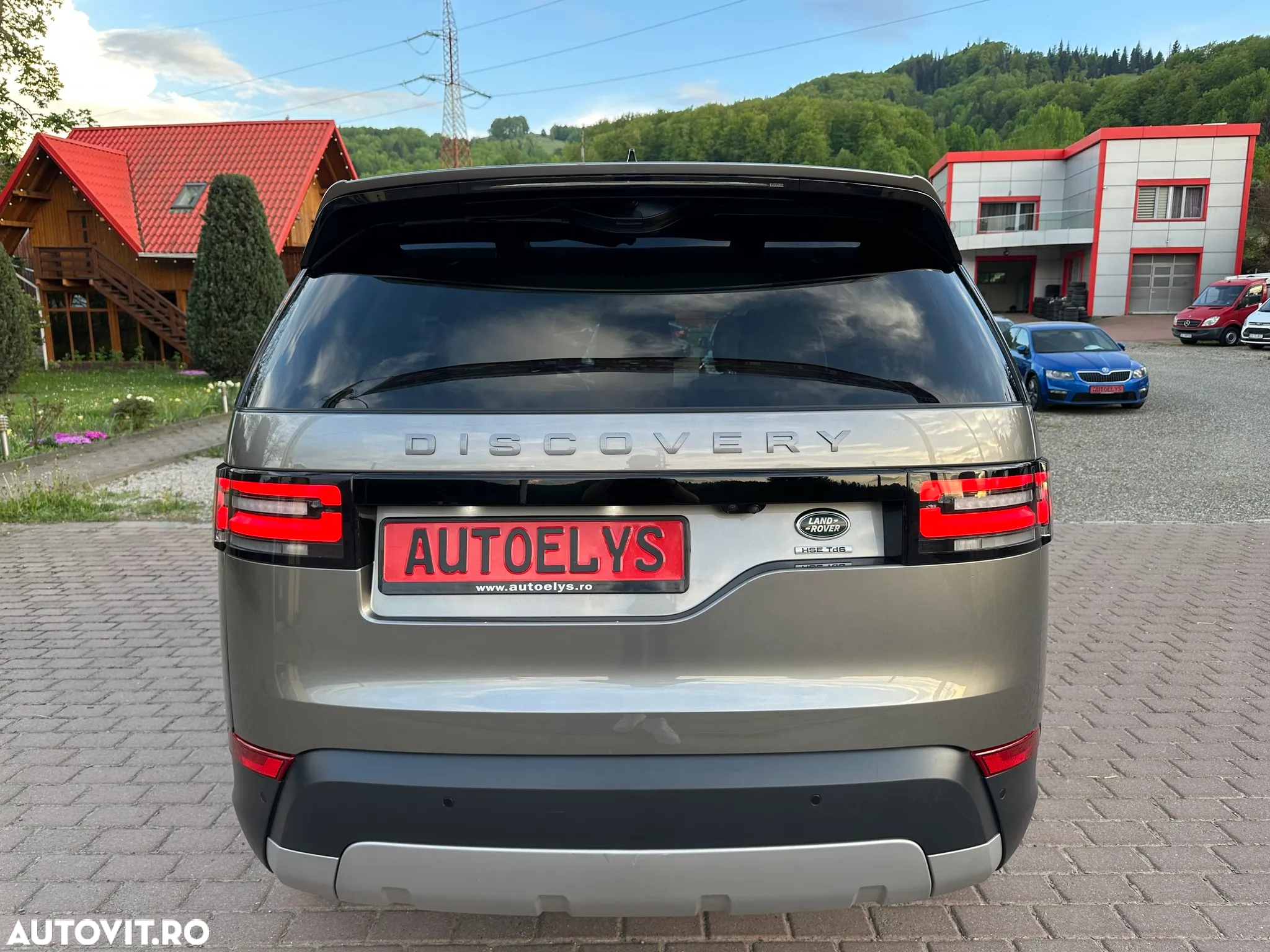 Land Rover Discovery 3.0 L TD6 HSE Luxury - 9