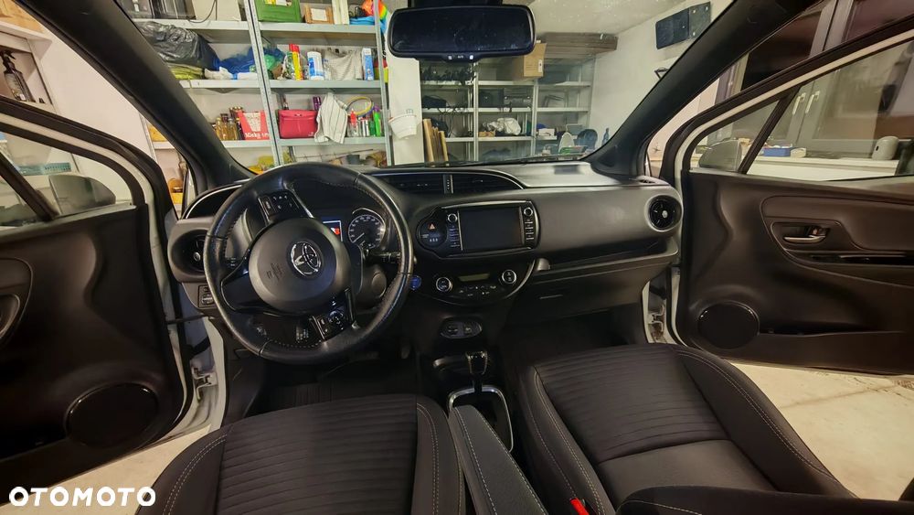 Toyota Yaris Hybrid 100 Selection Platinum - 7