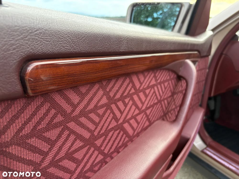 Mercedes-Benz Klasa C 180 Elegance - 12