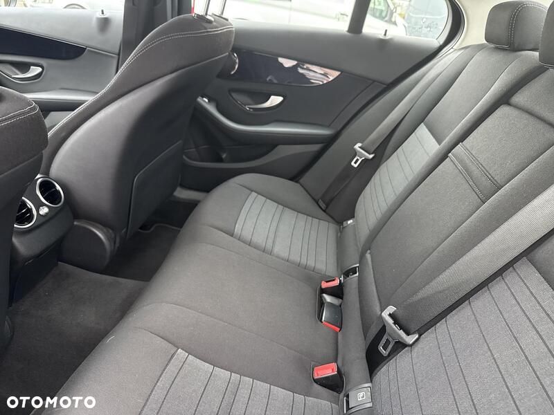 Mercedes-Benz Klasa C 180 9G-TRONIC - 22