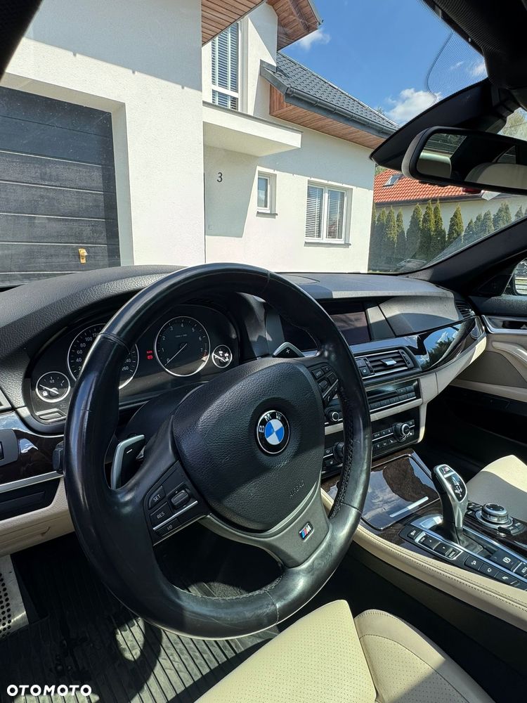 BMW Seria 5 550i xDrive Sport-Aut - 12