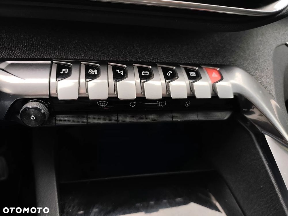 Peugeot 3008 PureTech 130 Stop & Start GPF Allure - 29
