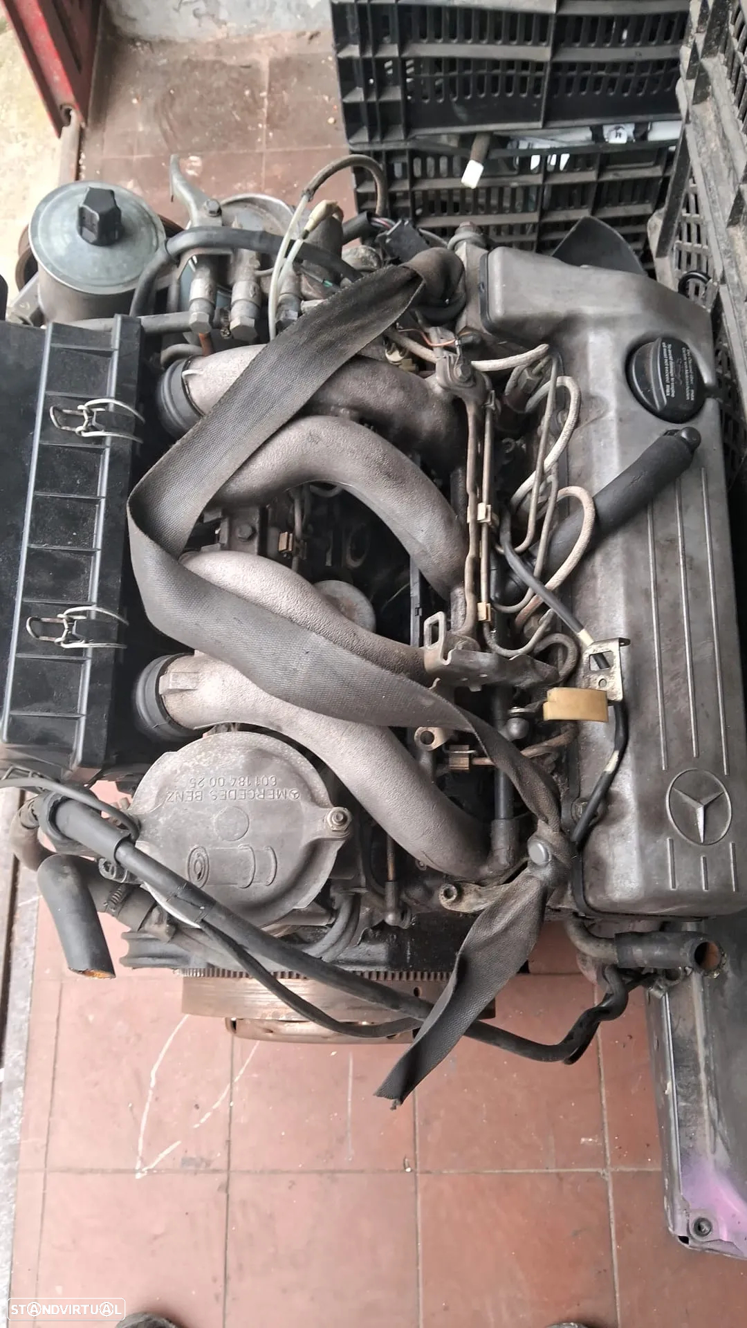 Motor do Mercedes 190 - 2