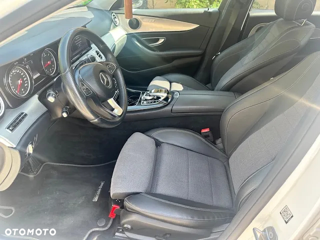 Mercedes-Benz Klasa E 220 d 4-Matic 9G-TRONIC - 9