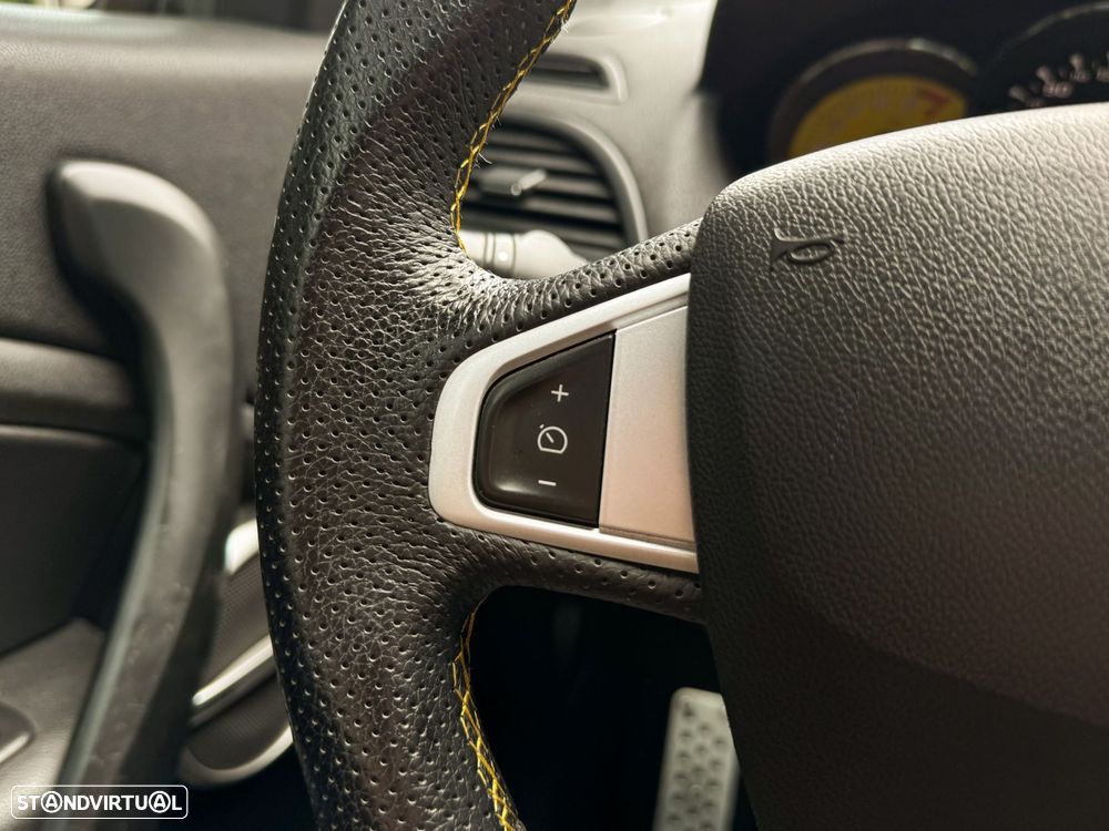 Renault Mégane Coupe 2.0 T 16V RS - 41