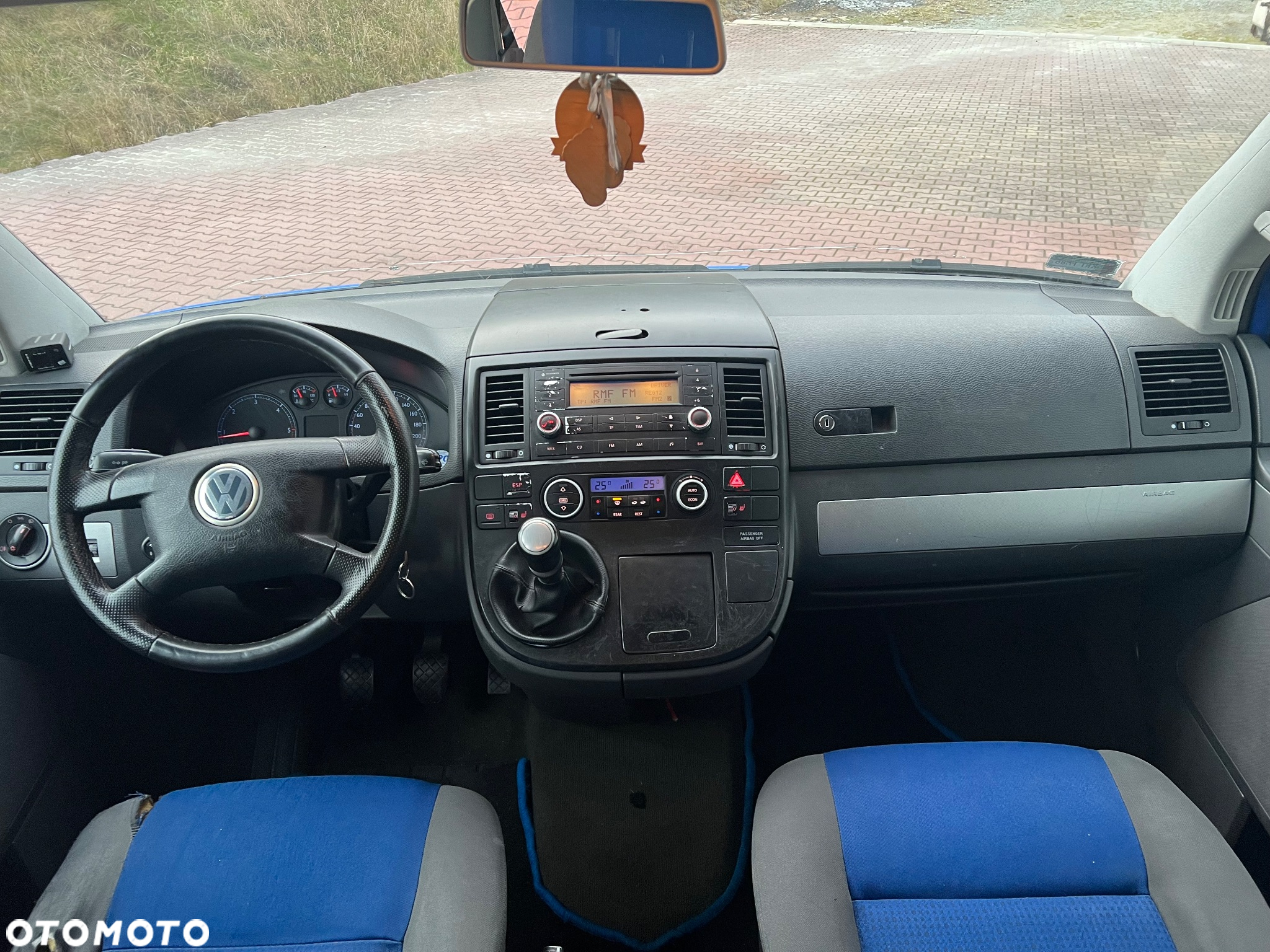 Volkswagen Multivan - 17