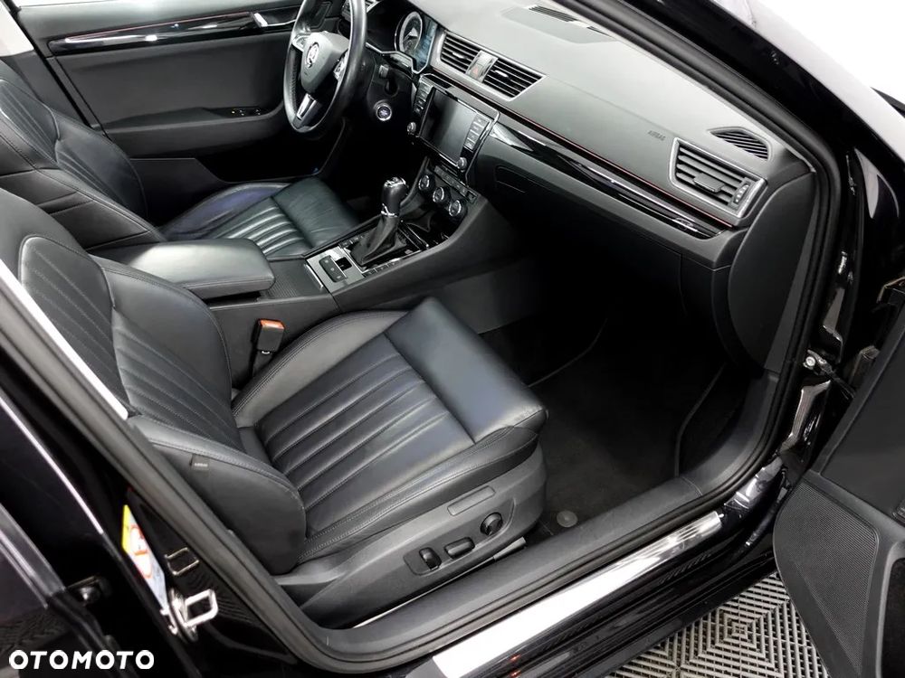 Skoda Superb 2.0 TDI SCR L&K DSG - 11