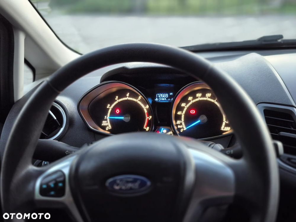 Ford Fiesta 1.25 Celebration - 19