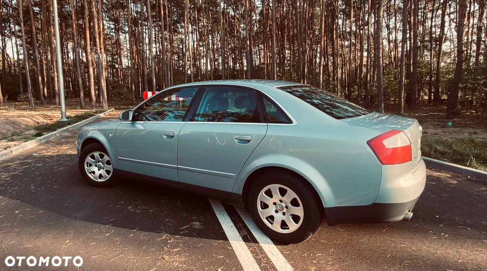 Audi A4 Limousine - 13