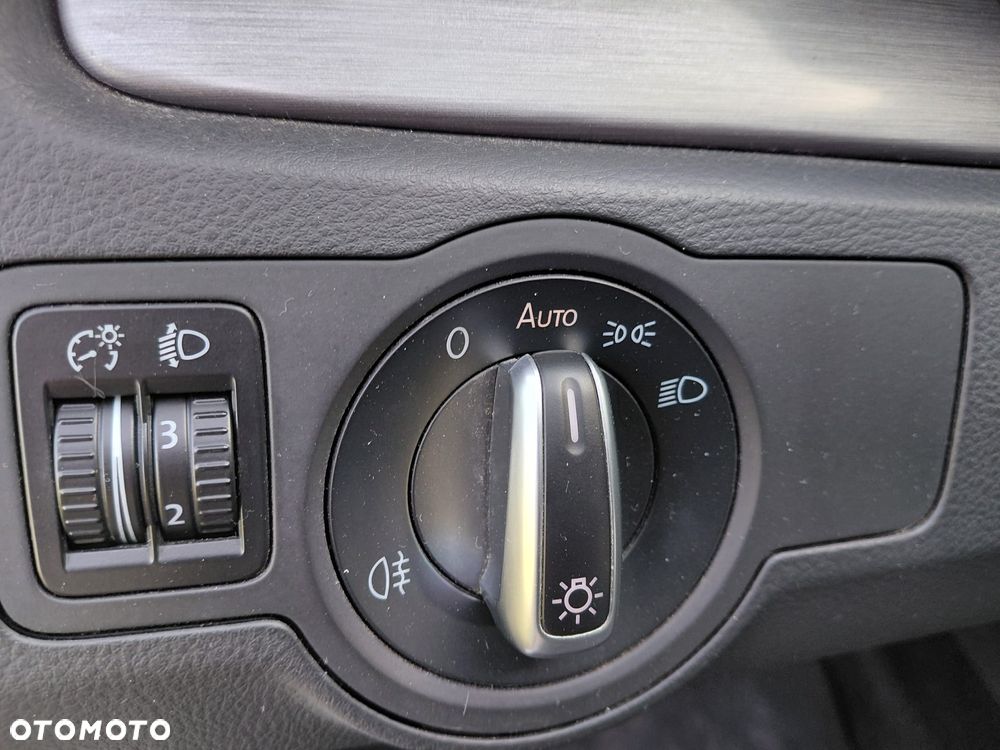 Volkswagen Passat Variant 1.8 TSI Comfortline - 29