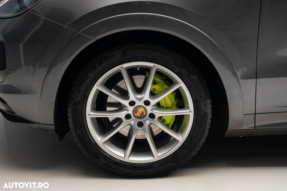 Porsche Cayenne Coupe - 9