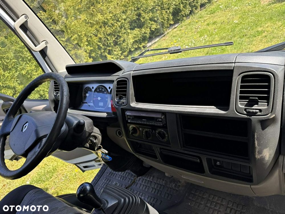 Renault Maxity - 21
