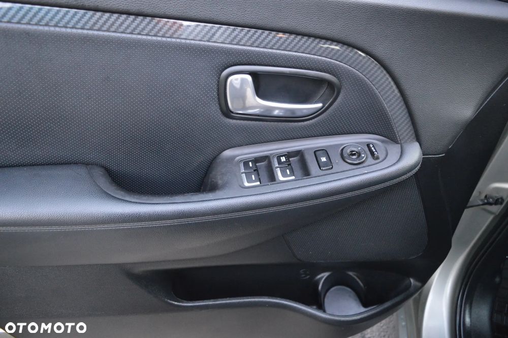 Kia Carens 1.7 CRDi L - 13