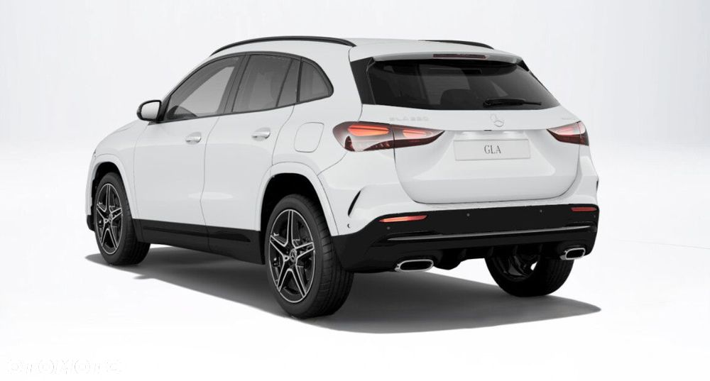 Mercedes-Benz GLA - 4