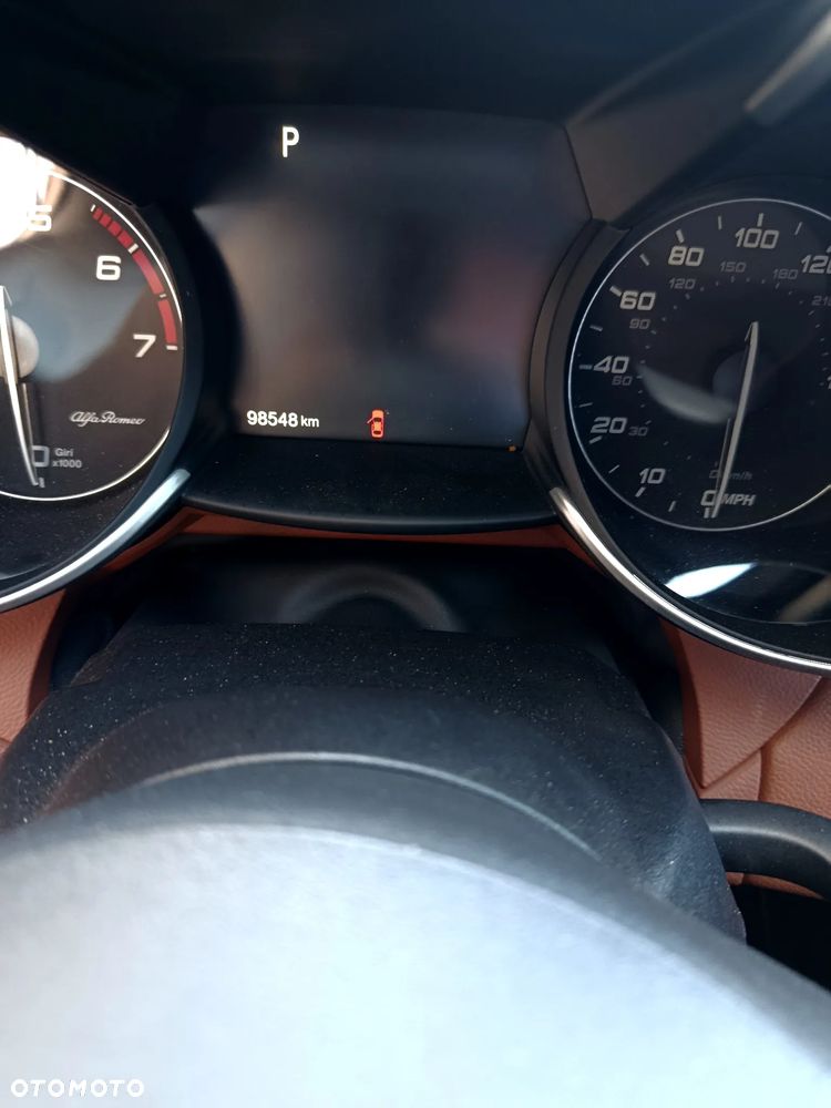 Alfa Romeo Giulia 2.0 Turbo 16V AT8 Veloce Ti - 12