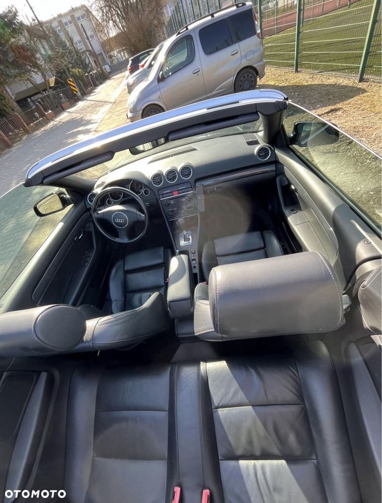Audi A4 Cabrio 2.4 Multitronic - 9