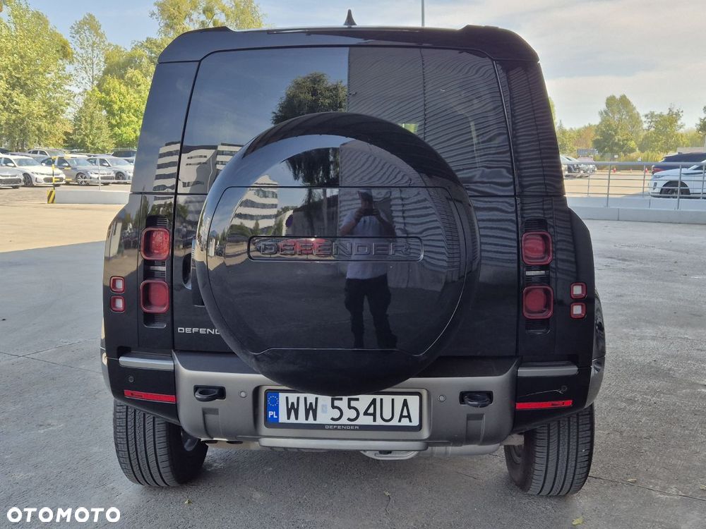 Land Rover Defender 110 D250 X-Dynamic SE - 6