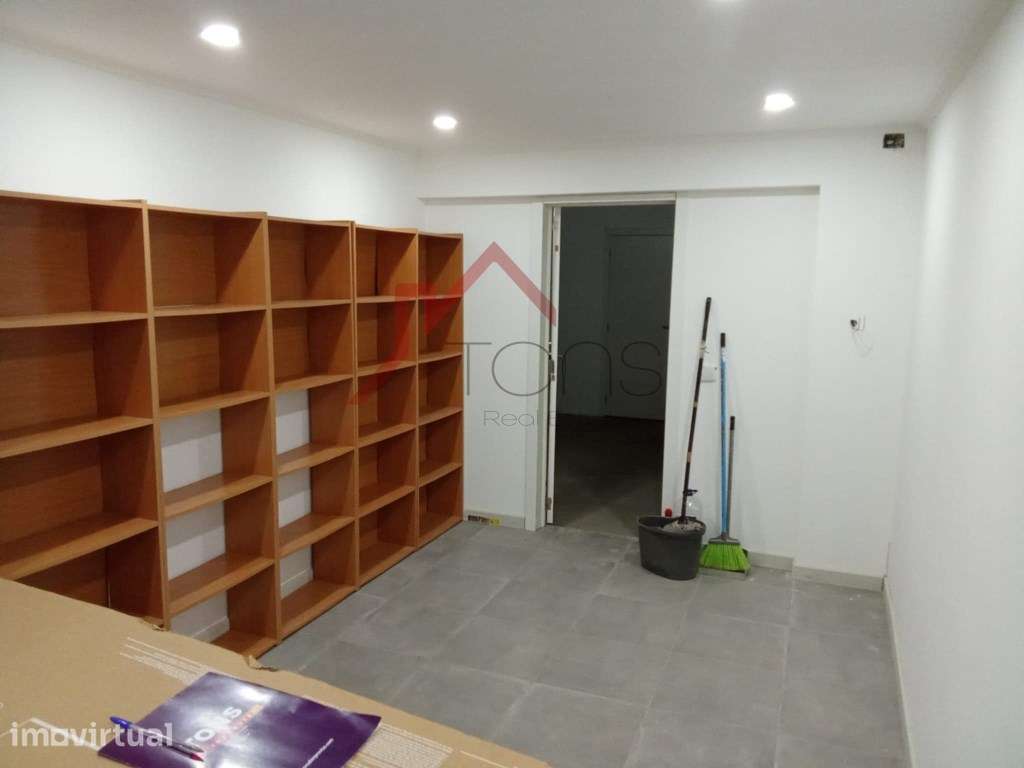 Garagem / Armazém - Grande imagem: 2/6