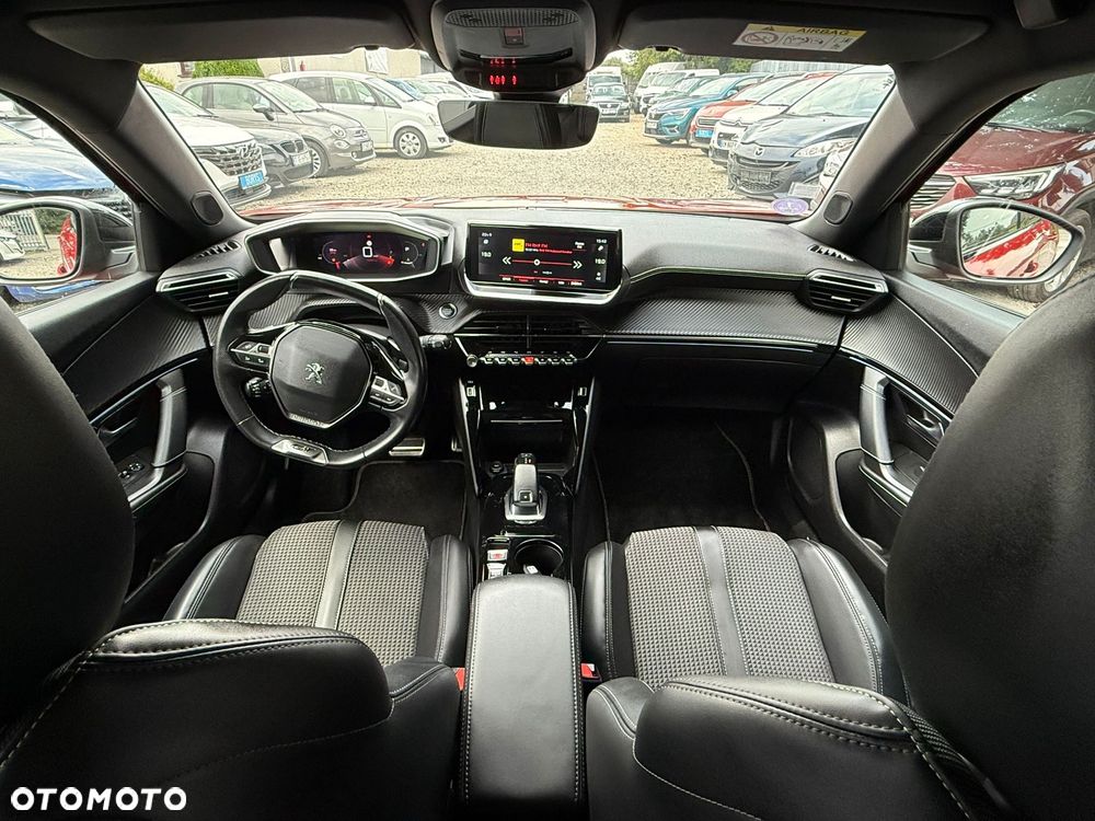 Peugeot 2008 PureTech 130 EAT8 GT Pack - 23