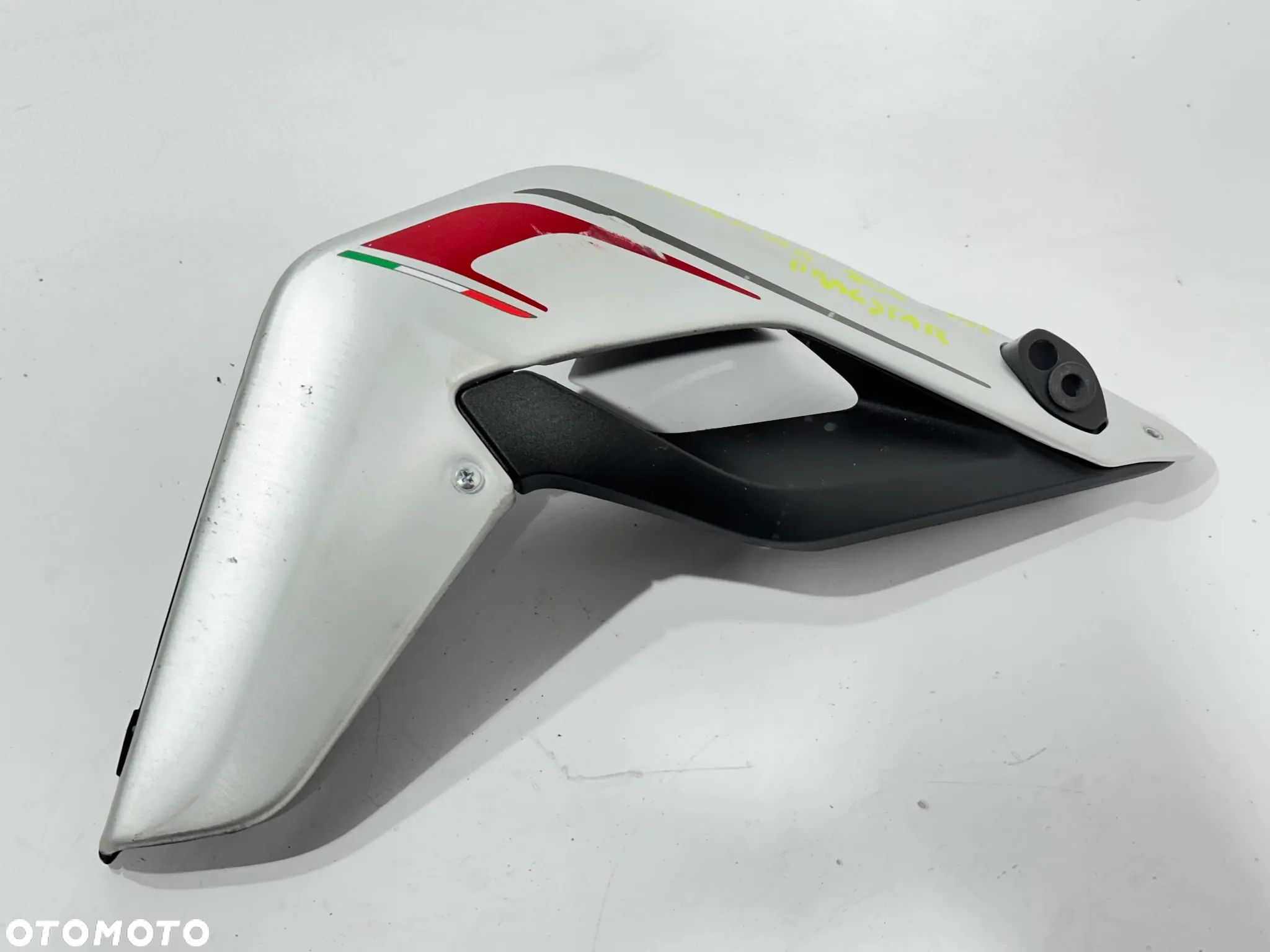 Boczek przód lewy  MV Agusta 800 Dragste Brutale r - 1